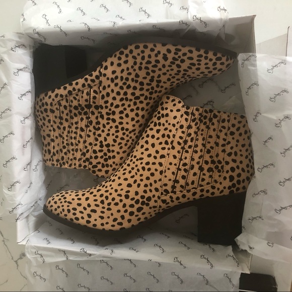 Qupid Topanga Chelsea Booties - SZ 8 - Leopard - Picture 9 of 11